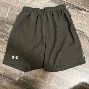 Under Armour Fitted Athletic Shorts Green